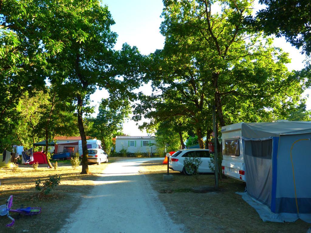 Camping La Maurie Foulerot Exteriör bild
